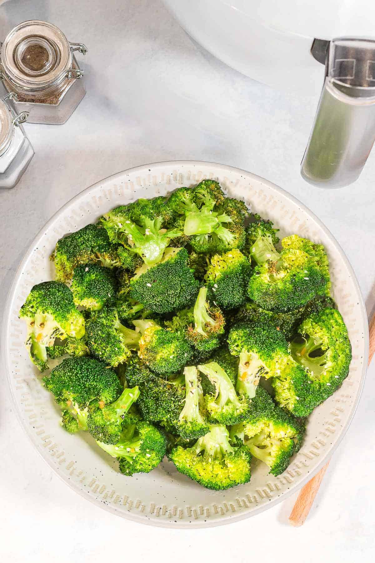 air fryer broccoli in bowl edited