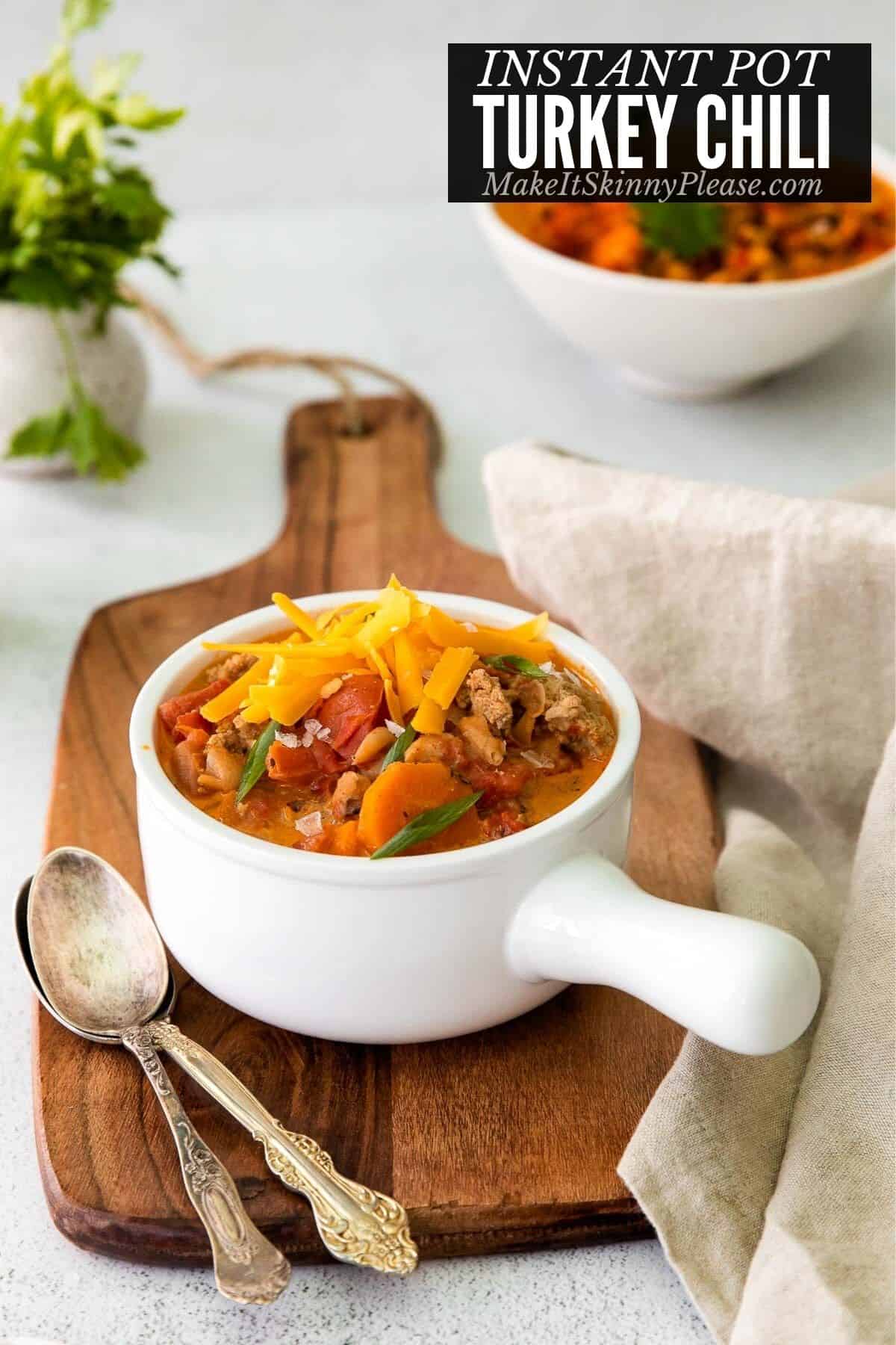 instant pot turkey chili with text overlay