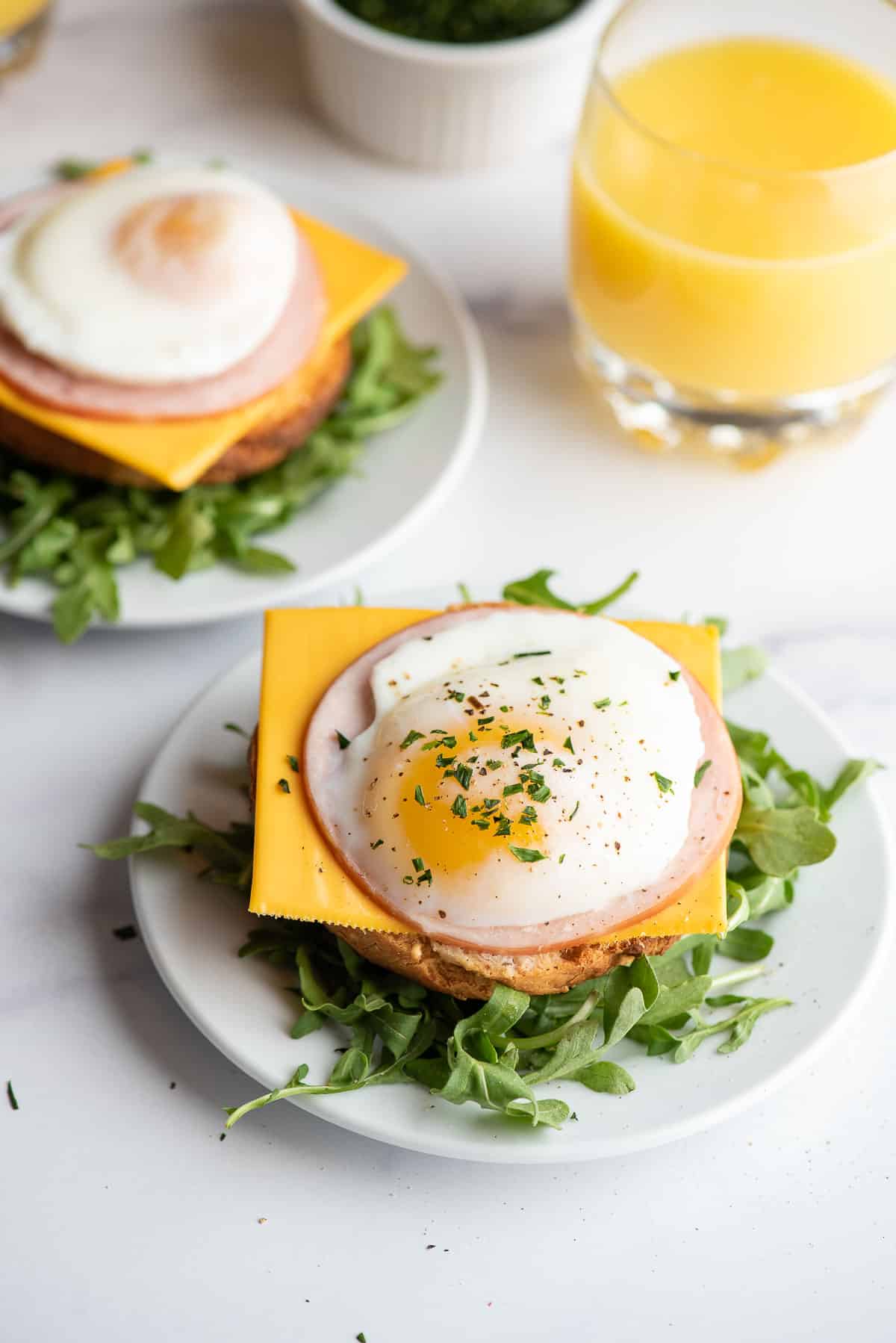 air fryer poached eggs on english muffin