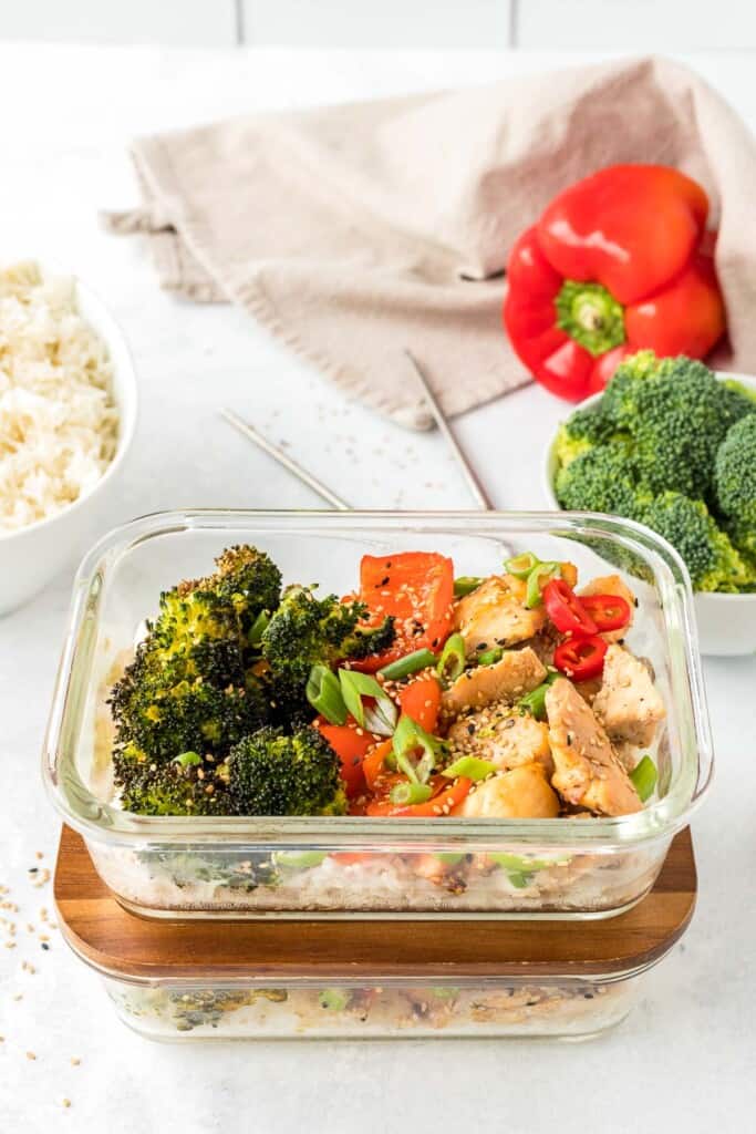 chicken and veggies in containers