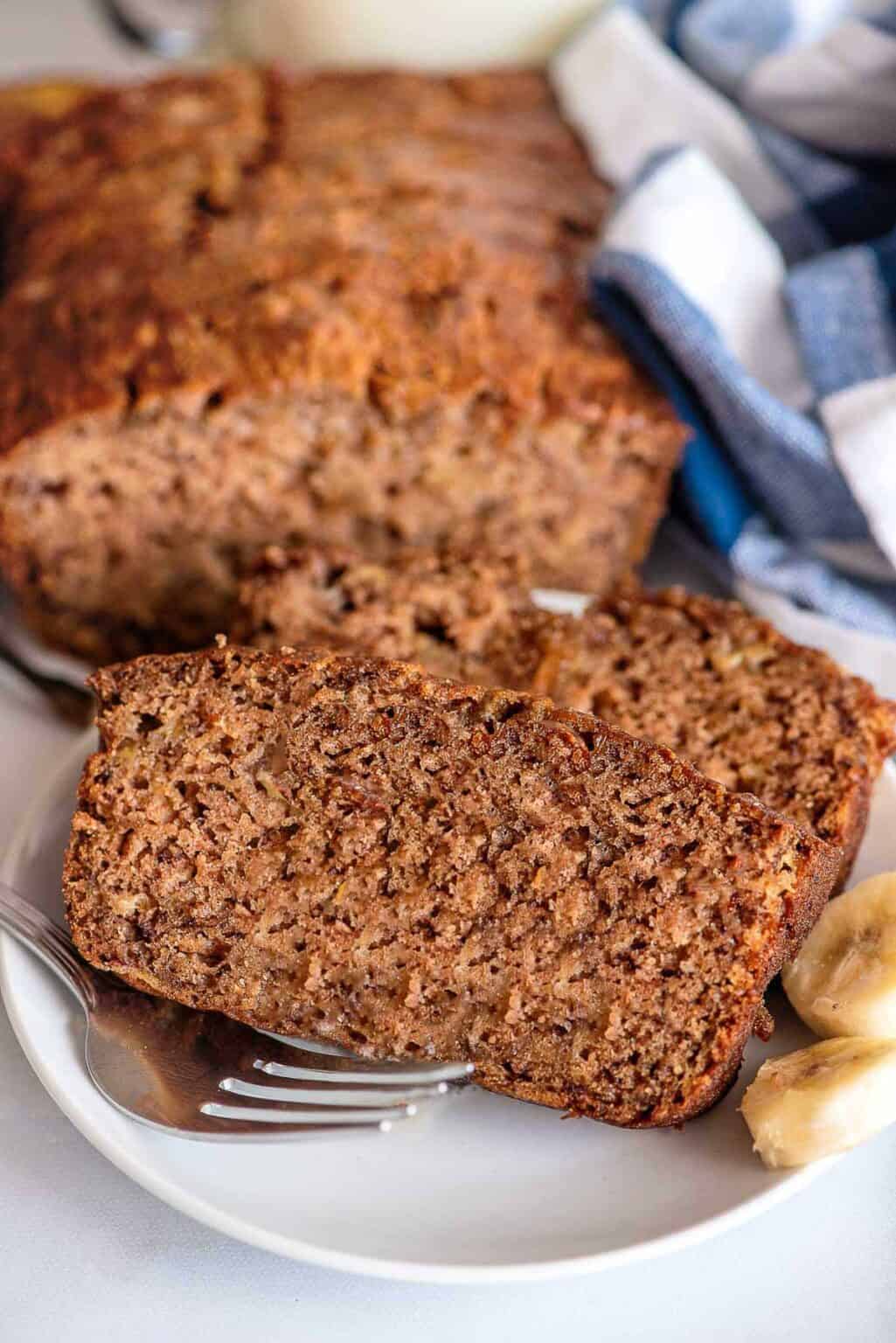 Skinny low calorie Banana Bread recipe - Make It Skinny Please
