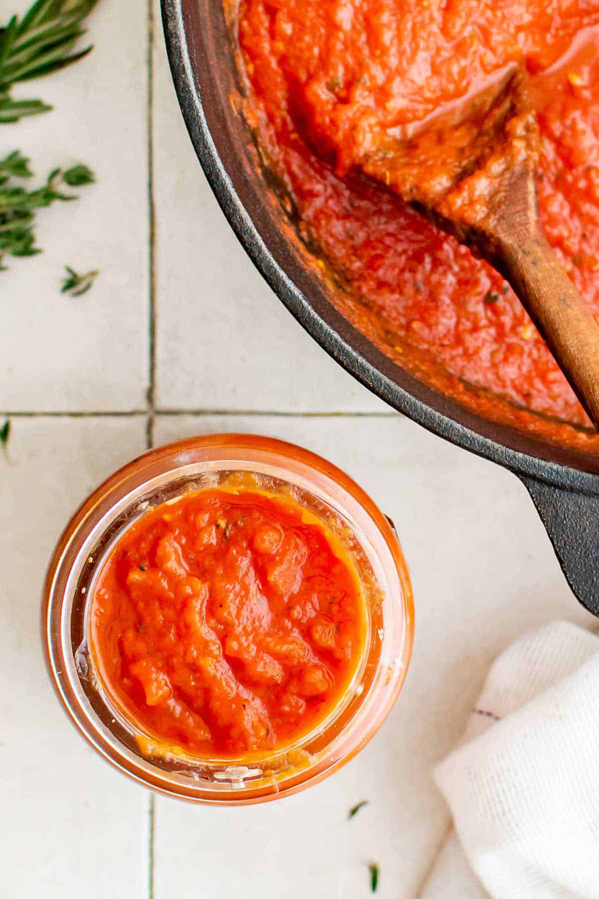 homemade marinara in jar