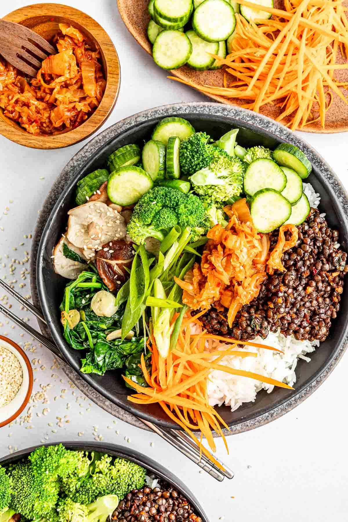 buddha bowl recipe with black lentils from above.